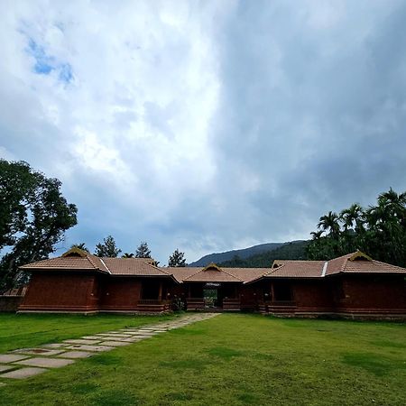 Parampara Resort Chikmagalur Kalasa Exterior foto