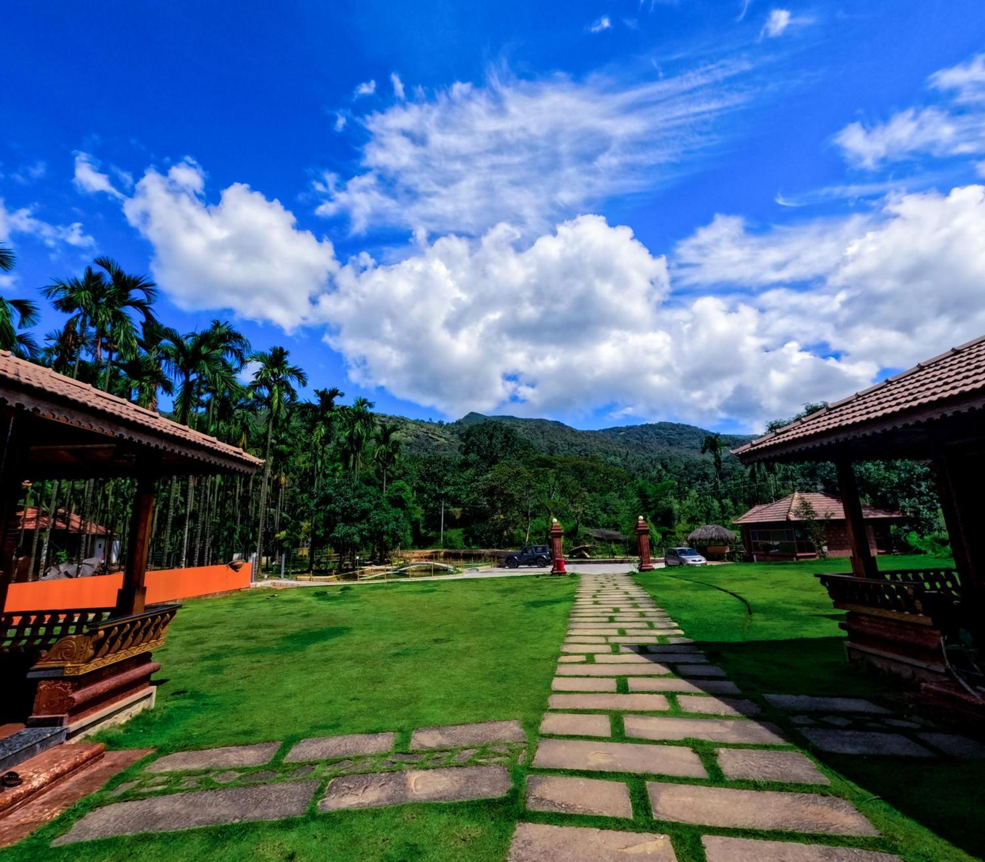 Parampara Resort Chikmagalur Kalasa Exterior foto